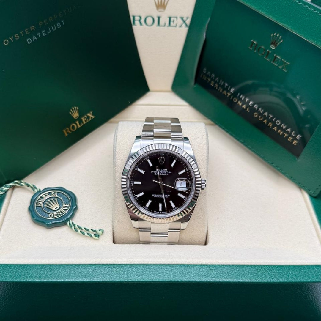 Rolex Datejust 41 Black Dial Oyster Full Set