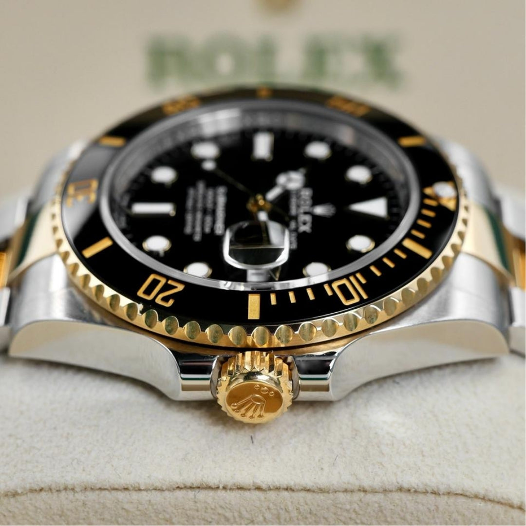 Rolex Submariner Date Black and Gold Oyster Full Set